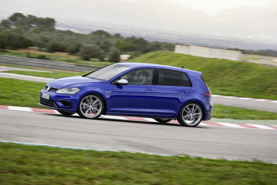  Volkswagen Golf R 5-Door 2017 года  (WW) (фото 24 из 27)
